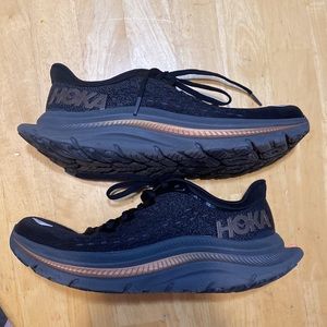 Hoka Kawana Women’s Sneaker Size 8 Black/Copper